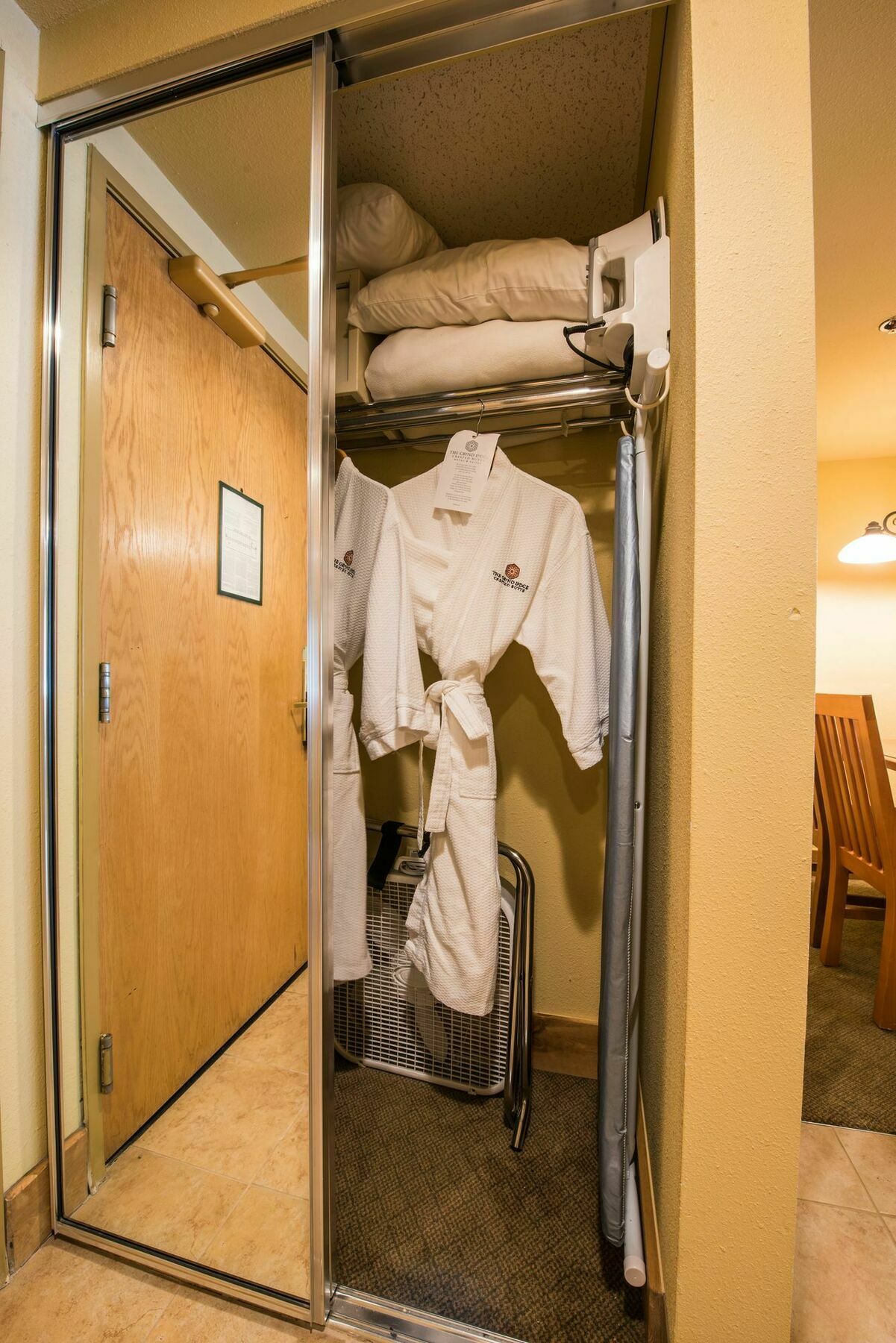 The Grand Lodge Hotel And Suites Mount Crested Butte Bagian luar foto